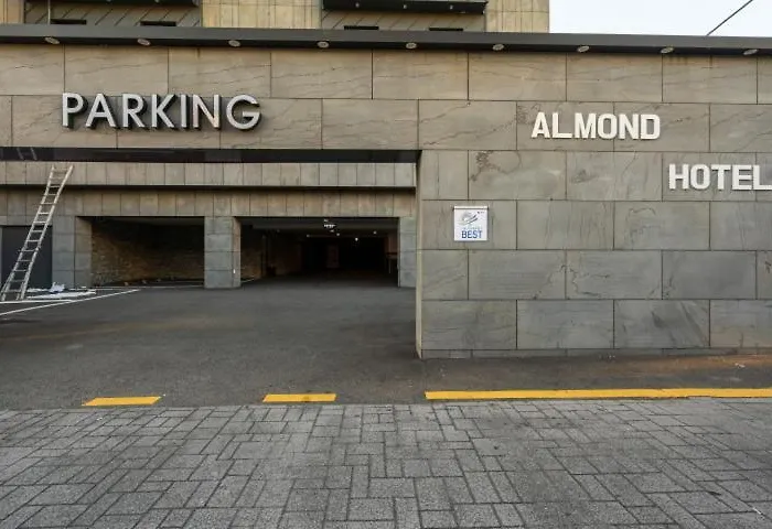 Almond Gupo Station Hotel