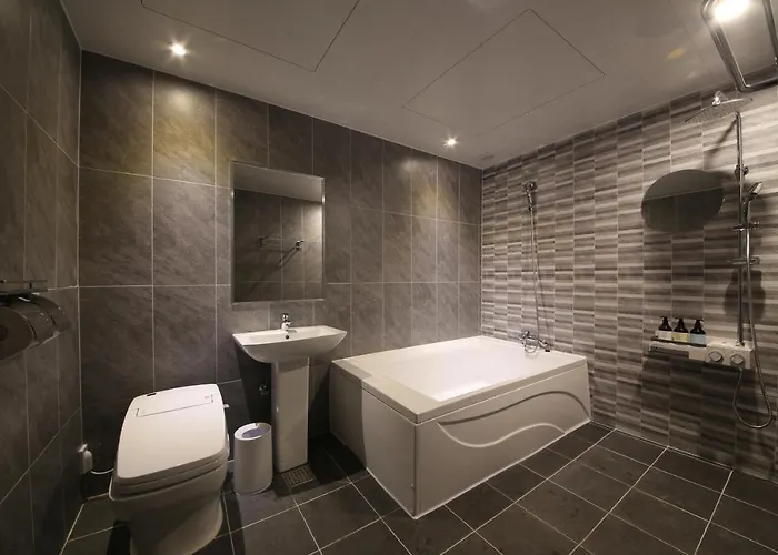 Hotel Almond Gupo Station Busan