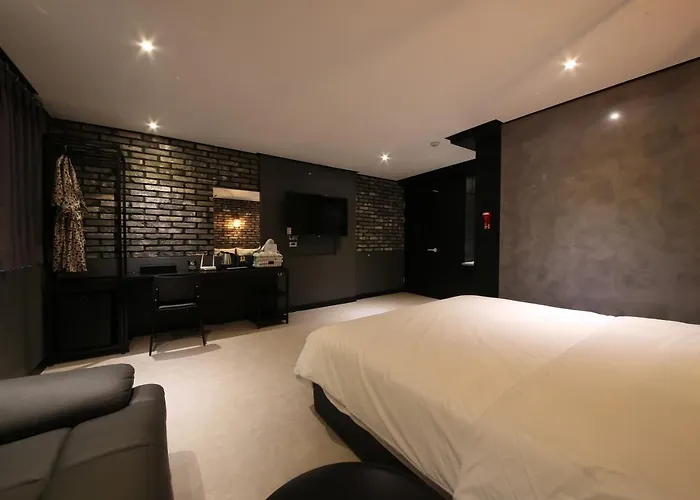 Hotel Almond Gupo Station Busan