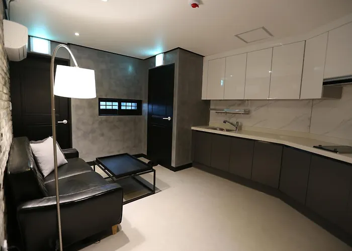 Hotel Almond Gupo Station Busan