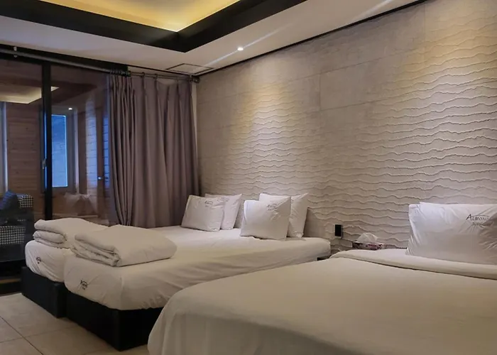 Almond Gupo Station Hotel
